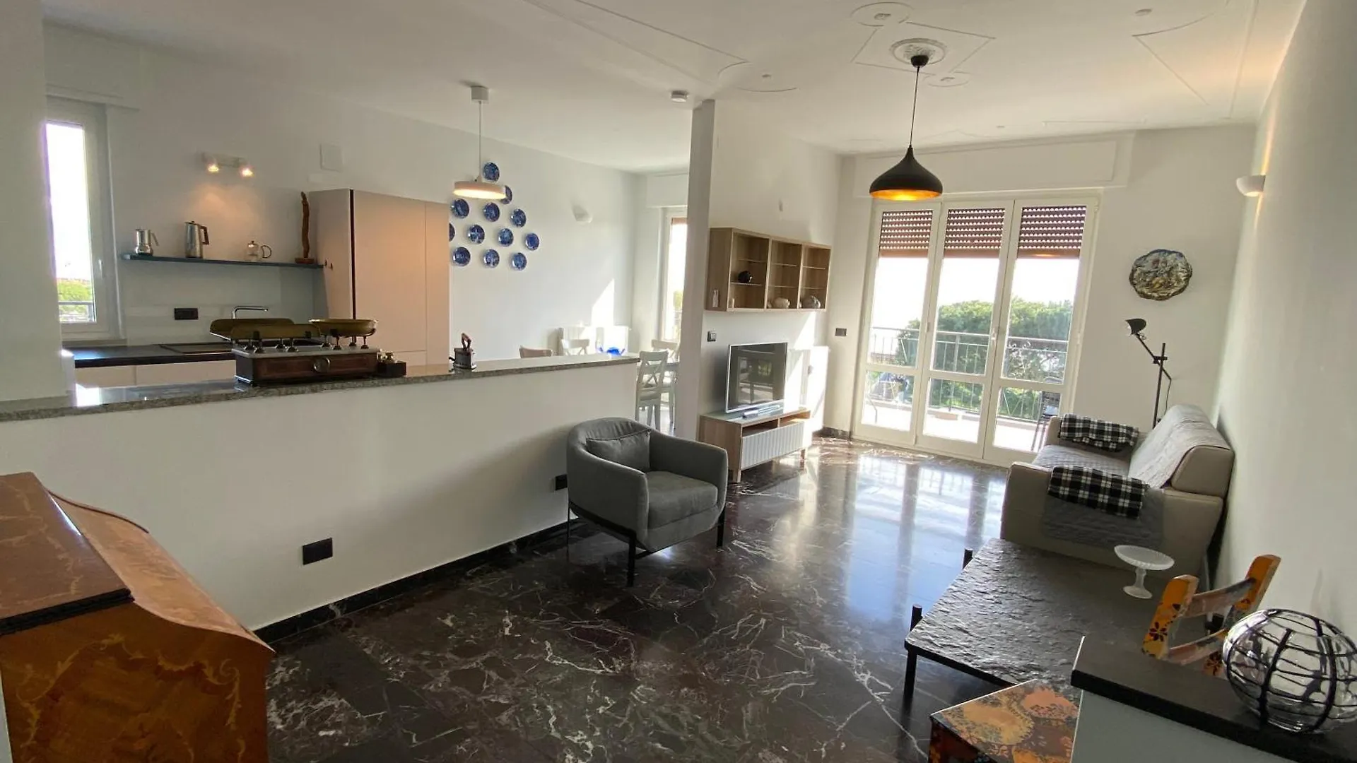 Apartment Spazioso Attico Fronte Mare Albenga Italy