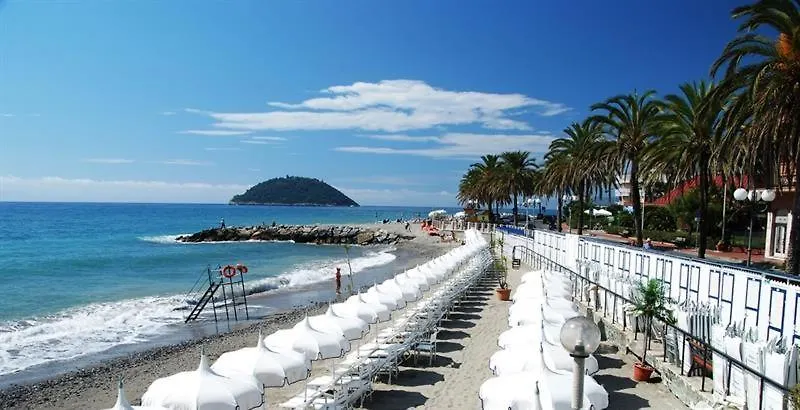 Apartment Spazioso Attico Fronte Mare Albenga