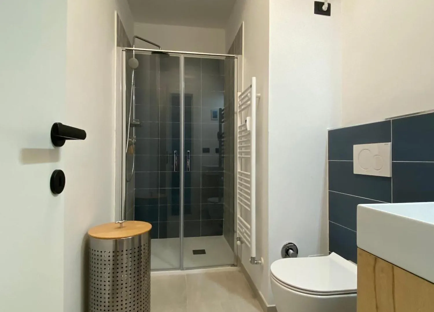Spazioso Attico Fronte Mare Albenga Apartment