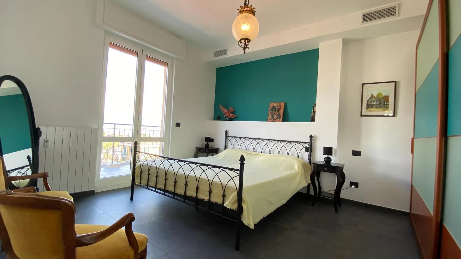 Apartment Spazioso Attico Fronte Mare Albenga