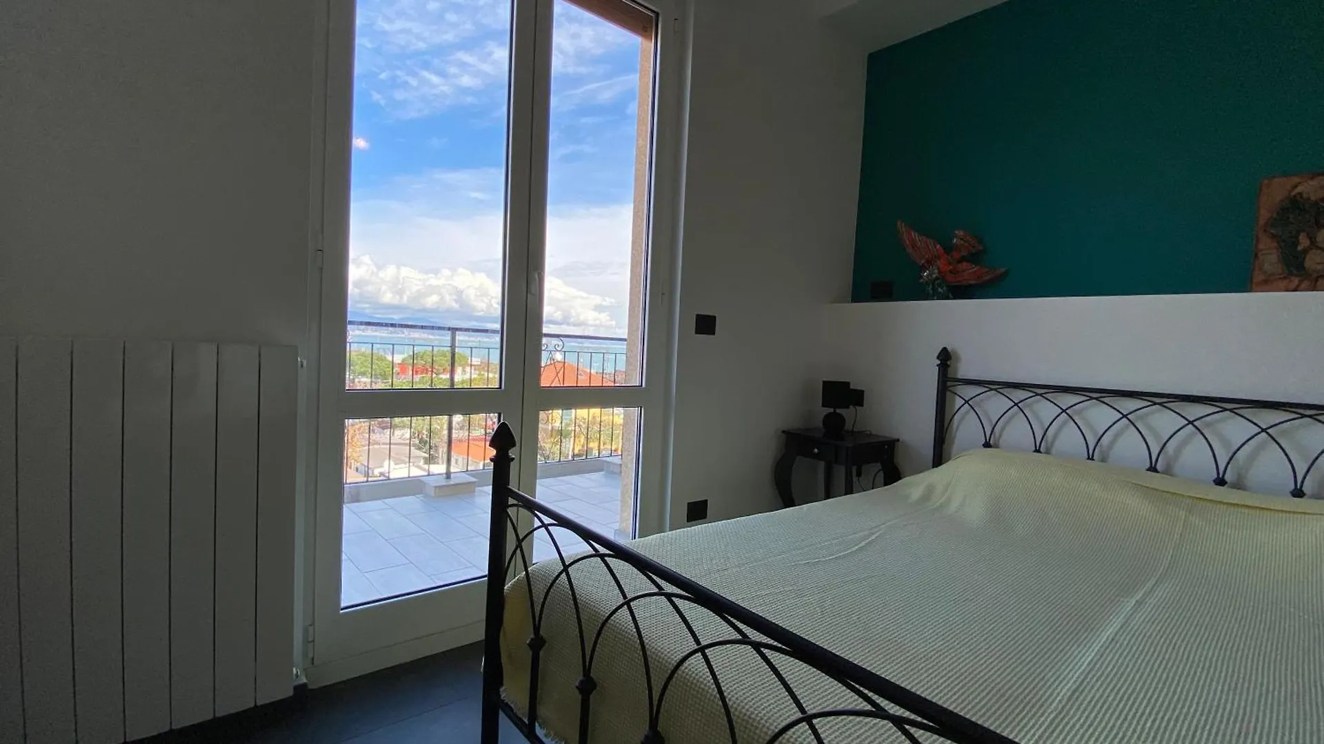 Apartment Spazioso Attico Fronte Mare Albenga